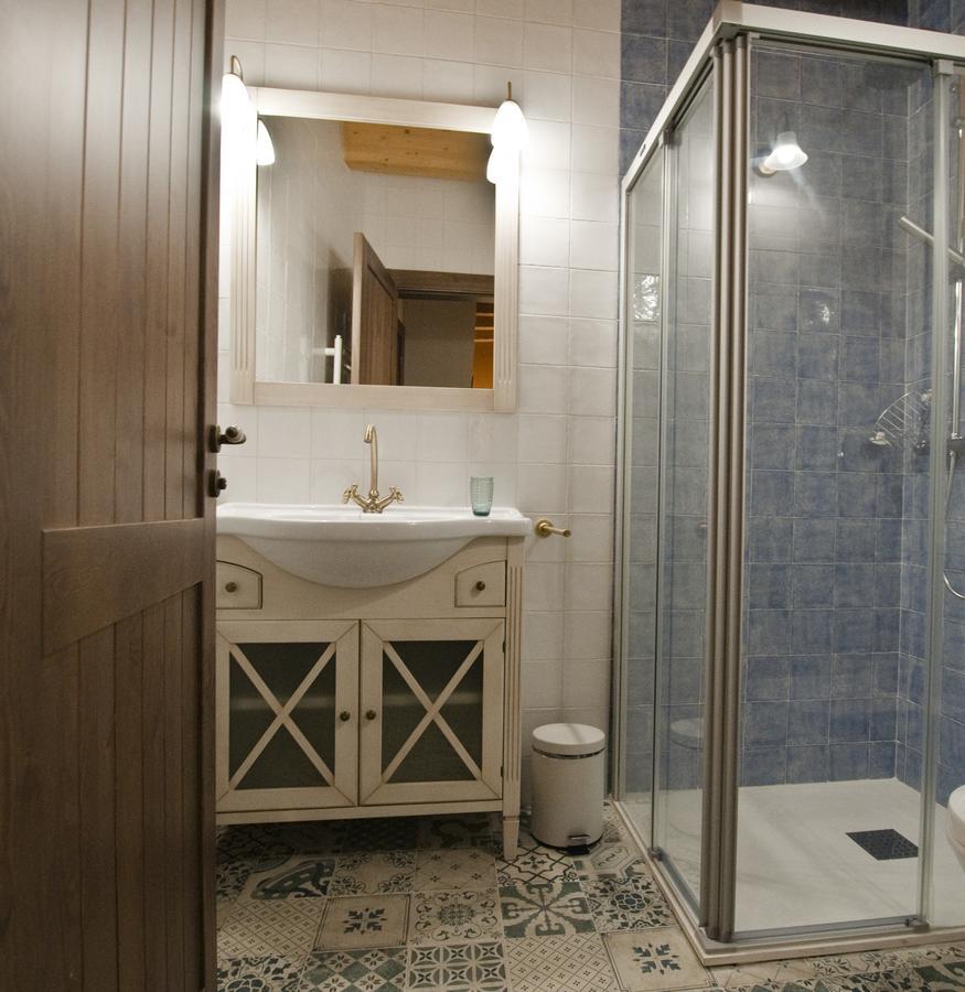 La Casa De Beli Hotell Tardajos Exteriör bild