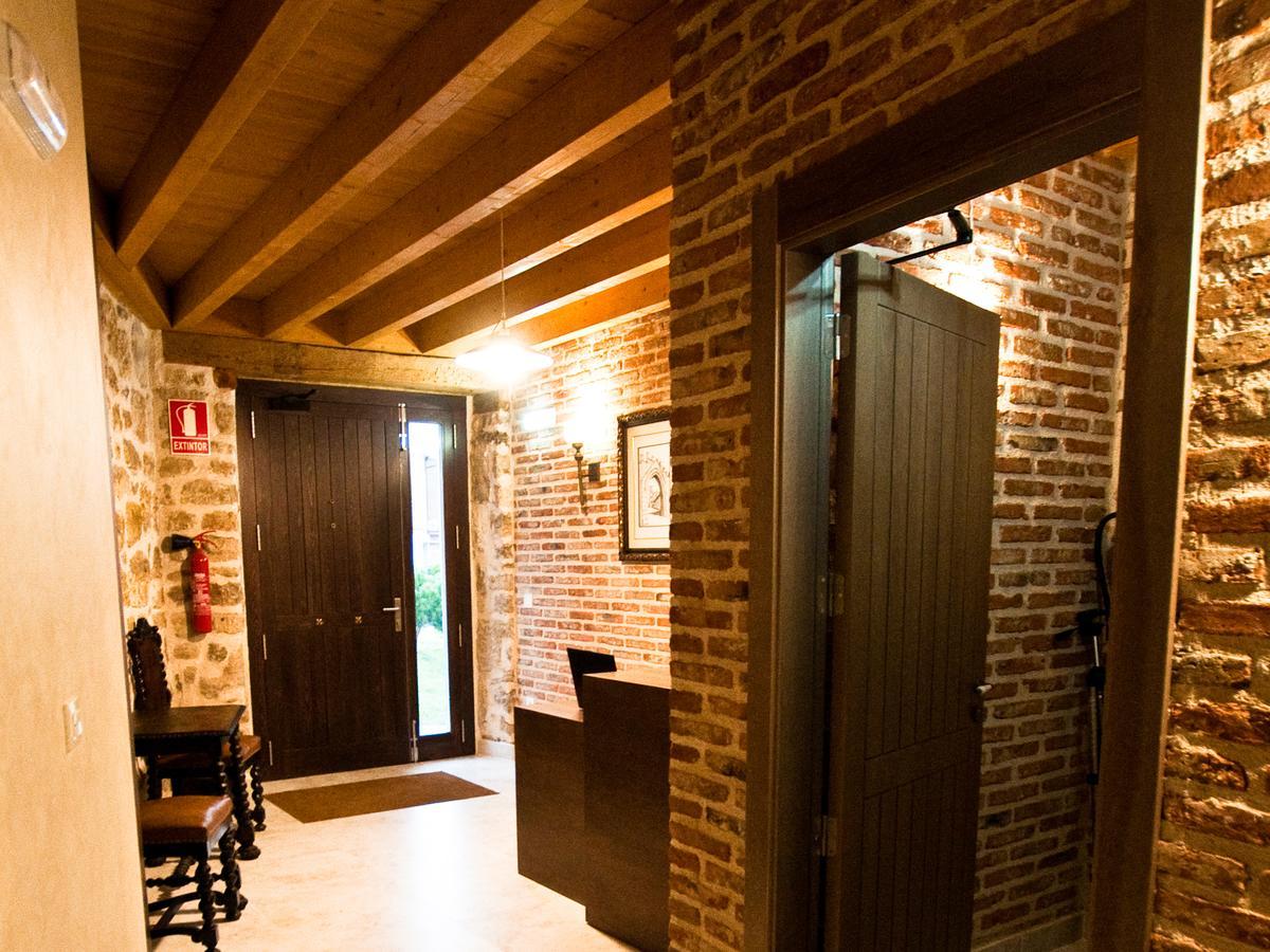 La Casa De Beli Hotell Tardajos Exteriör bild
