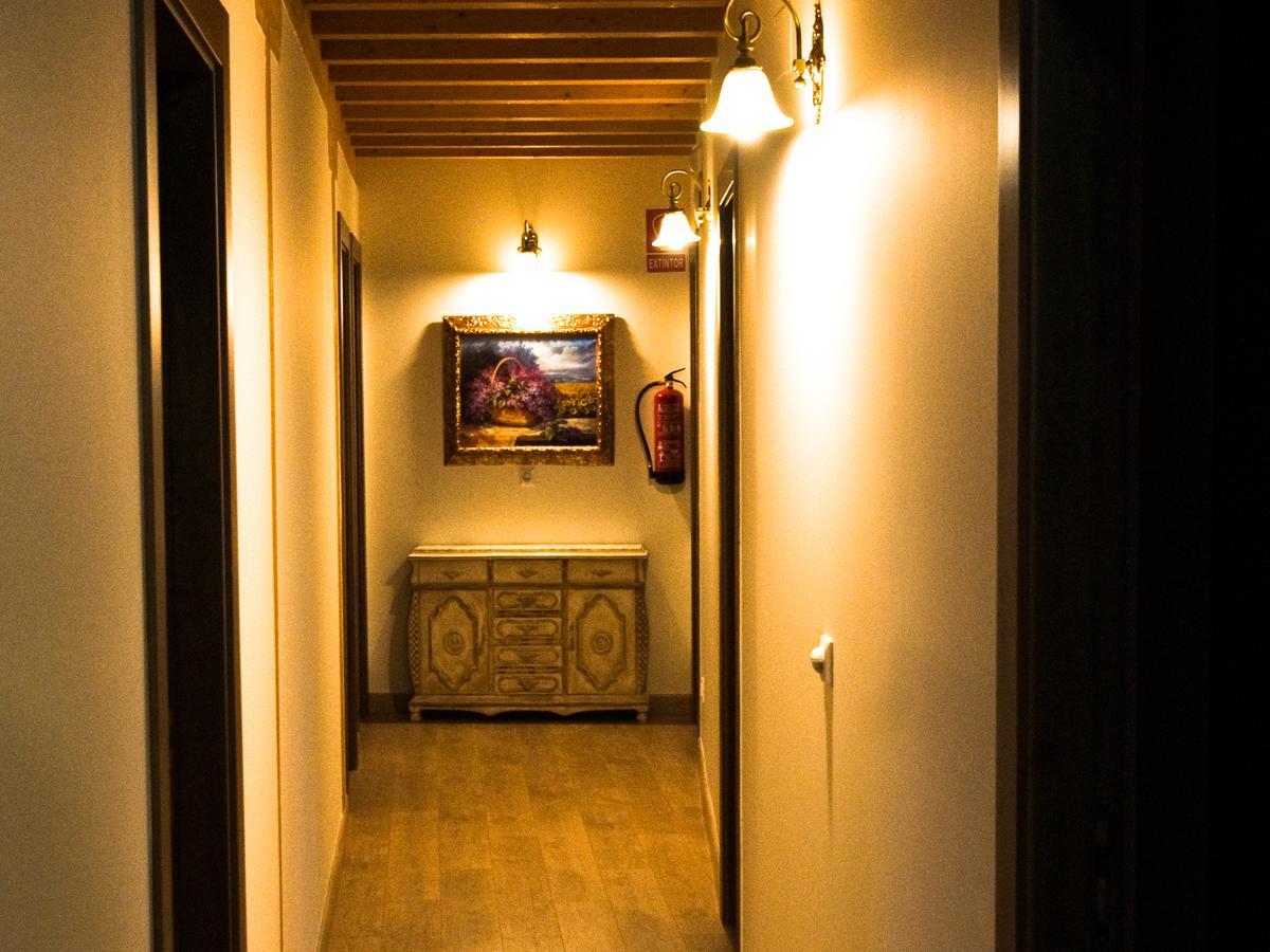La Casa De Beli Hotell Tardajos Exteriör bild
