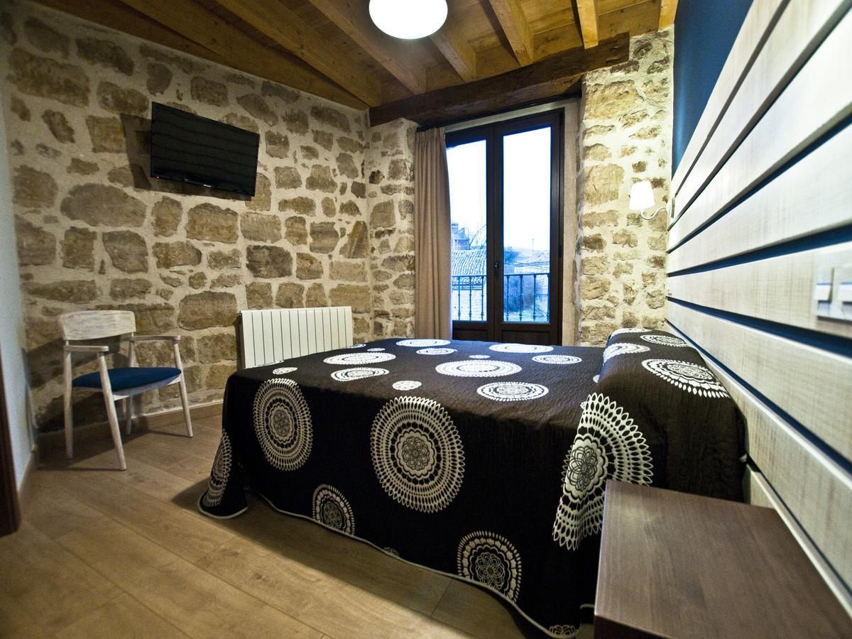 La Casa De Beli Hotell Tardajos Exteriör bild