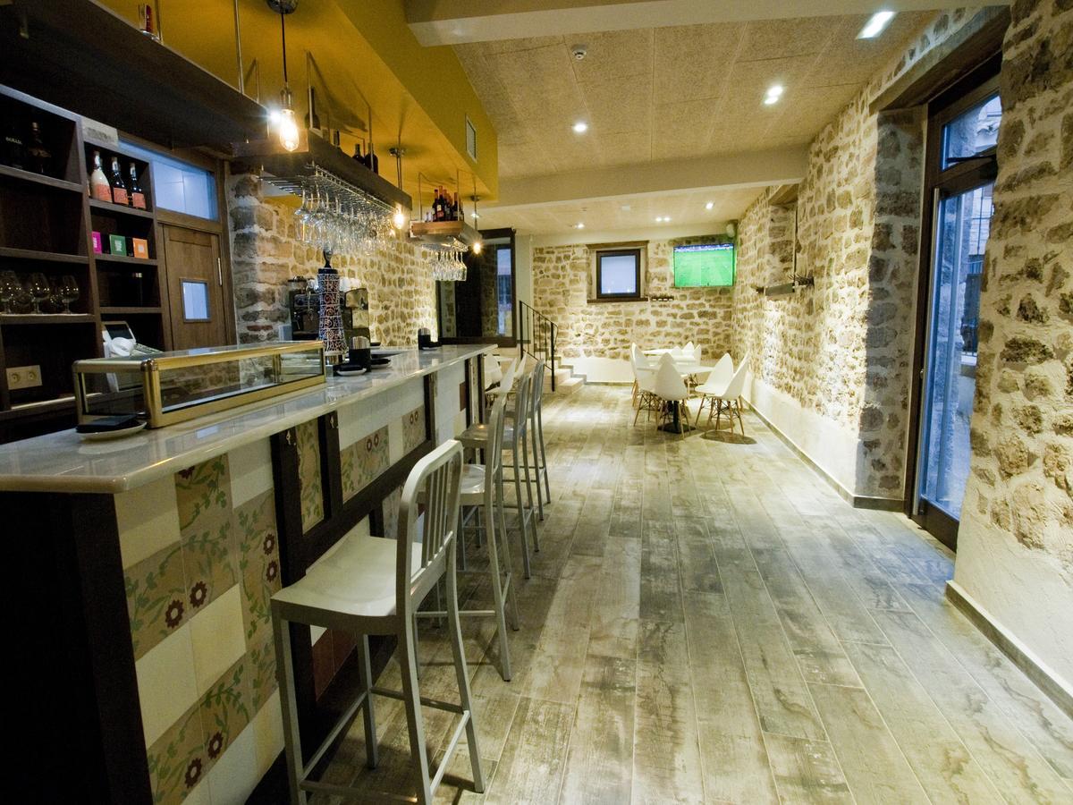 La Casa De Beli Hotell Tardajos Exteriör bild