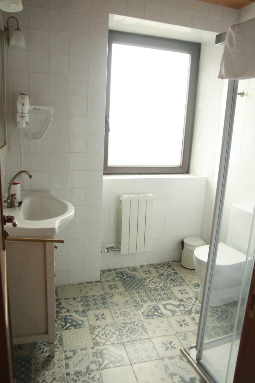 La Casa De Beli Hotell Tardajos Exteriör bild